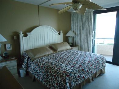 Bedroom with one Bed